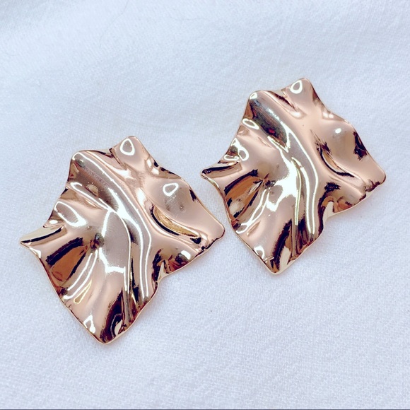 ❣️$25/3❣️ Gold Plated Wave Diamond Shaped Stud Earrings - Picture 3 of 11
